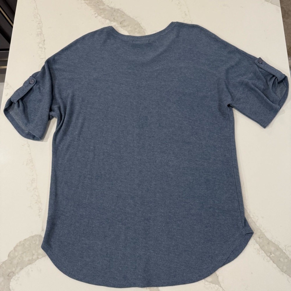 Ya Los Angeles Asymmetrical Round Hem Button Cuff Top Women’s Large Slate Blue - Picture 7 of 7